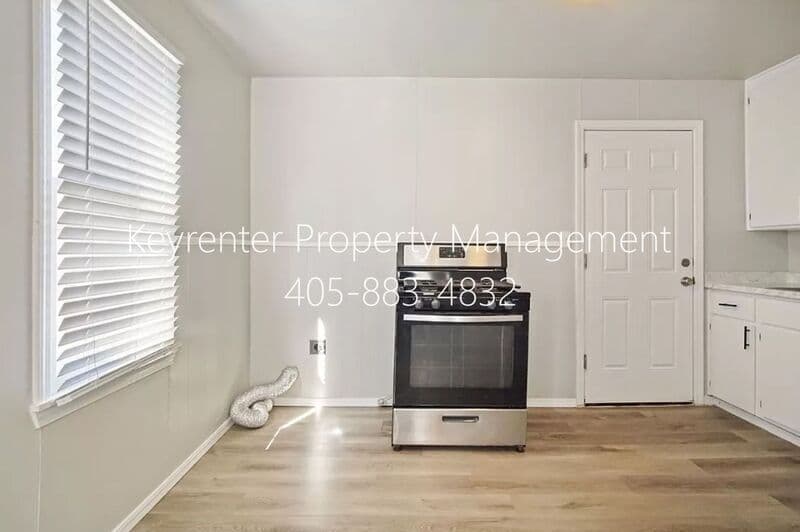 Oklahoma City House: 3937 SW 27th Pl