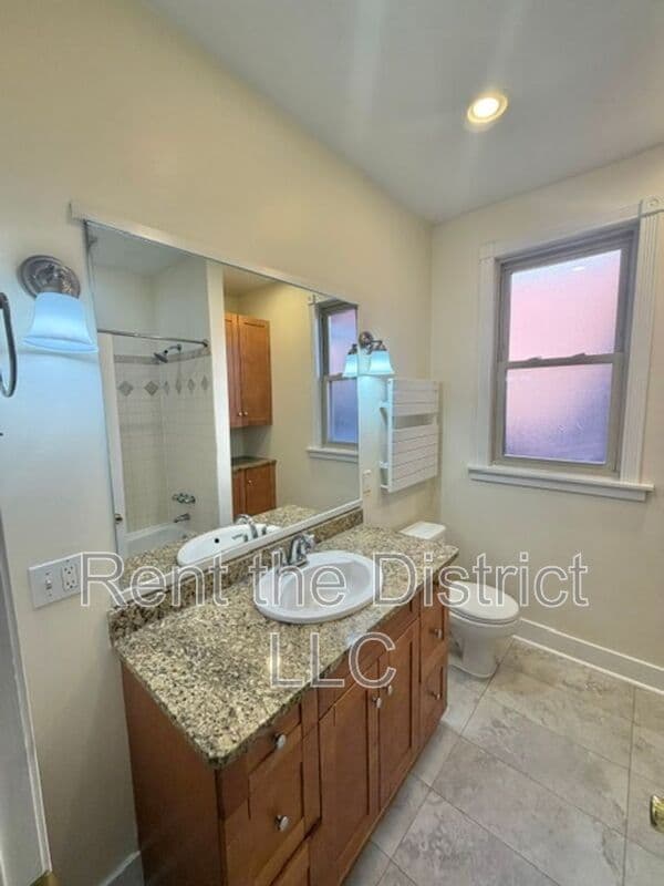 Washington Townhome: 413 T Street NW