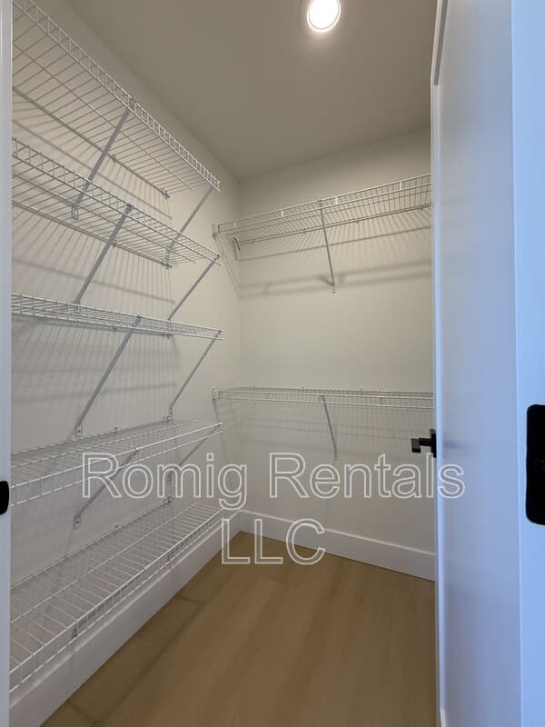 Vancouver House: 2111 E Mill Plain Blvd - A