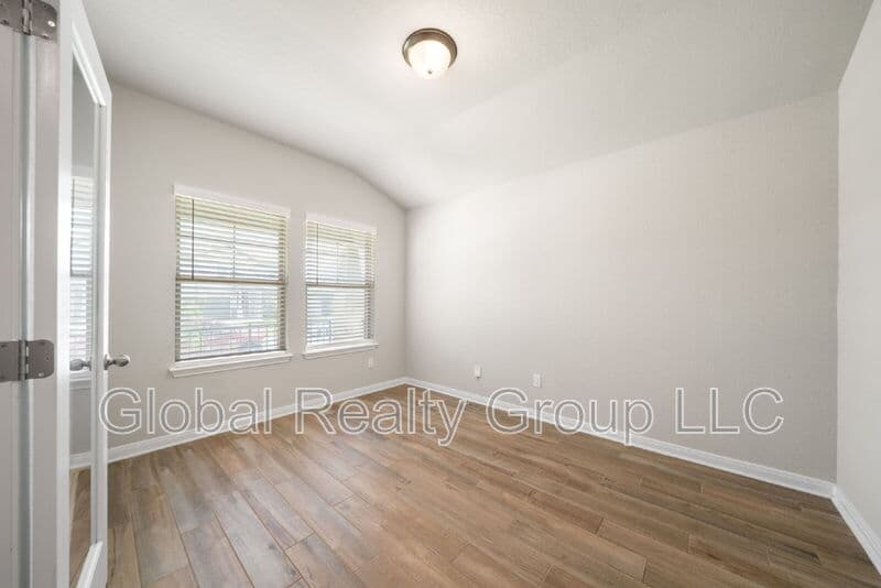 New Braunfels House: 1220 Ella Xing
