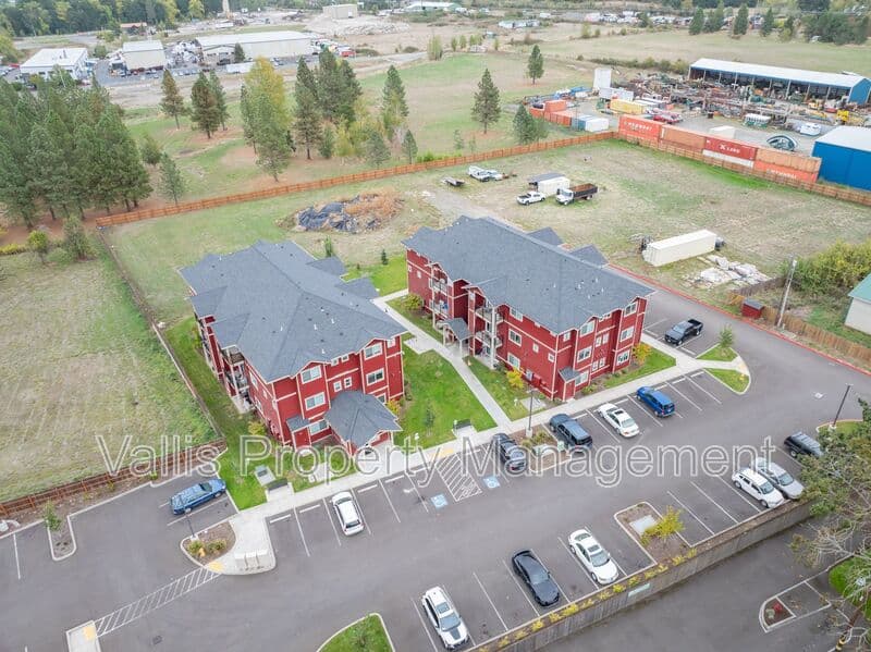 Molalla Apartment: 13001 S Crompton Lane