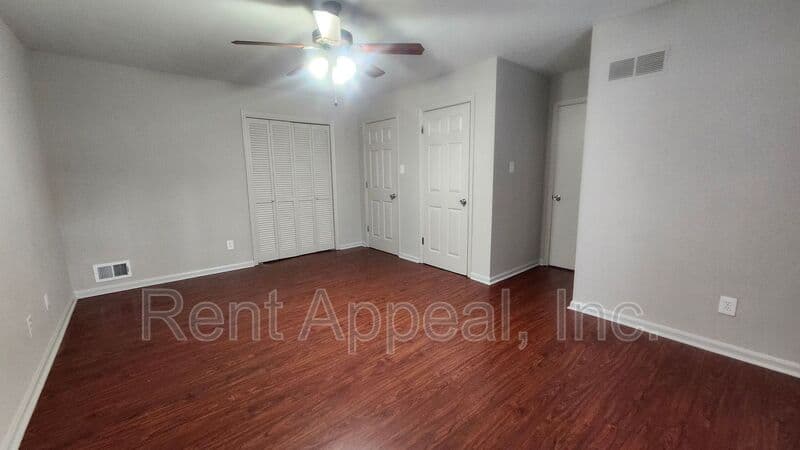 South Fulton House: 505 San Remo Ct