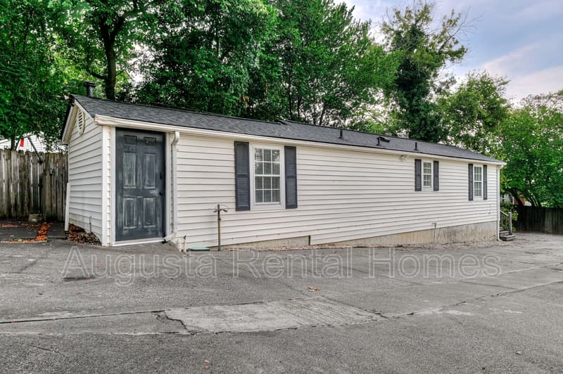 Augusta Condo: 1444 Heard Avenue - 1/2