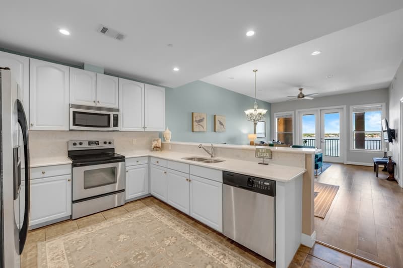 Horseshoe Bay Condo: 101 West Bank
