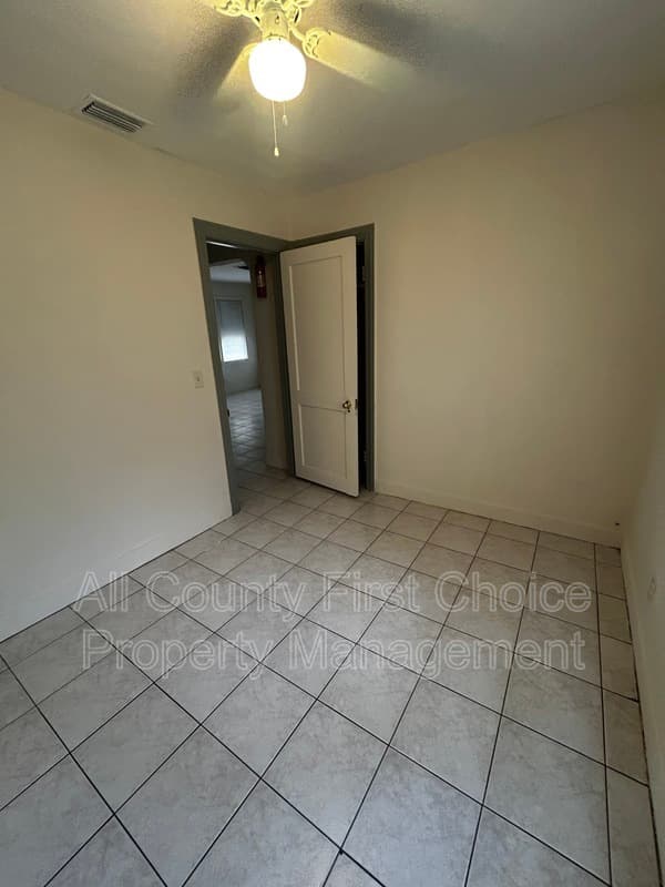 St. Petersburg House: 3821 18th St. N