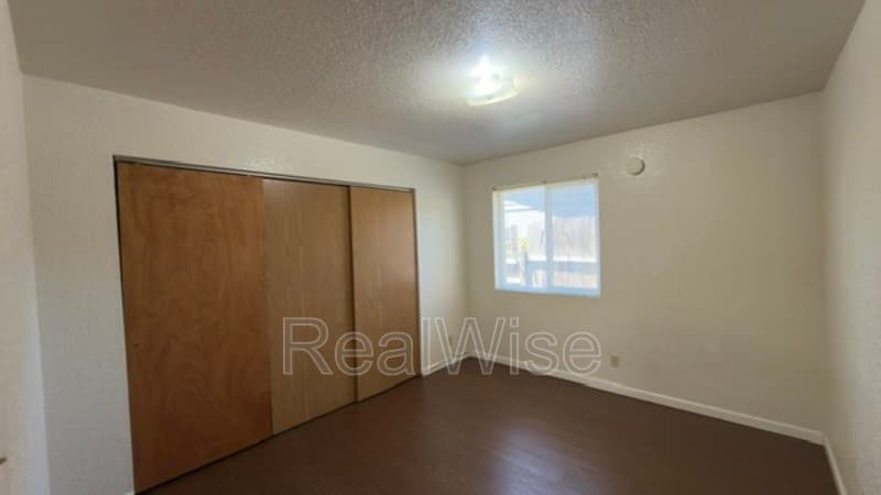 Sutherlin Condo: 415 W First Ave