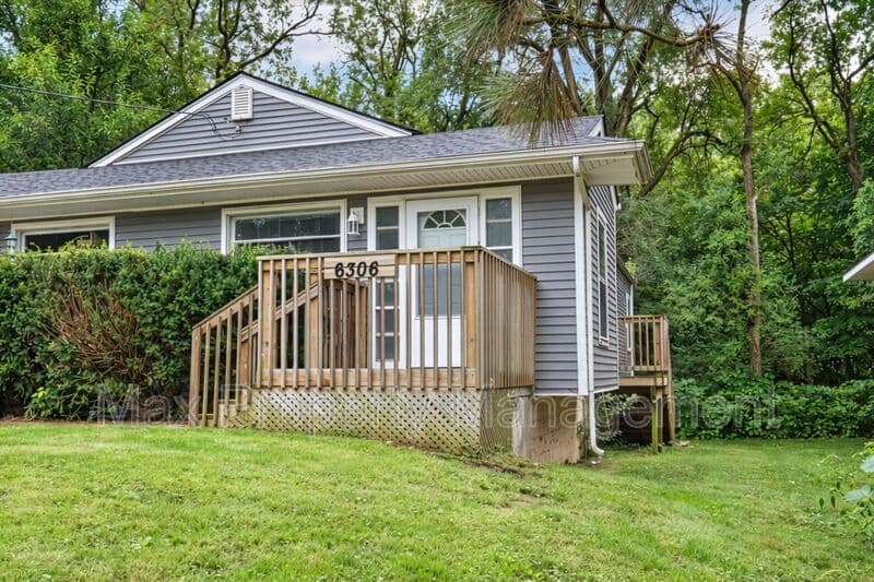 Des Moines House: 6306 Sherrick Ave