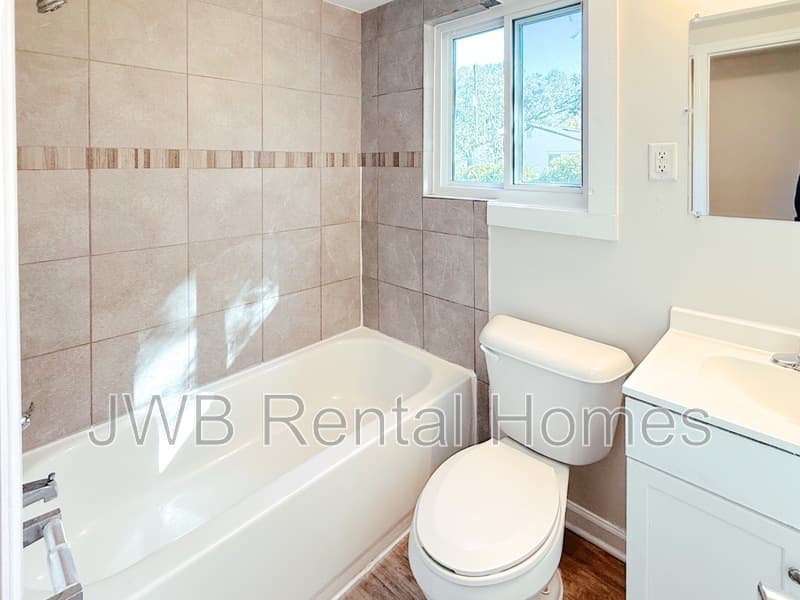 Jacksonville House: 3048 Dignan St
