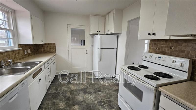 Spokane Valley House: 224 N Conklin Rd
