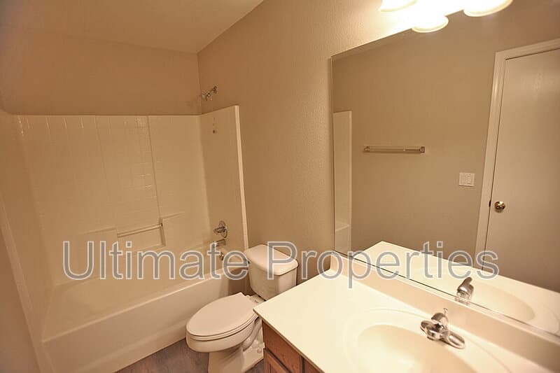 Peoria House: 8023 W Melinda Ln