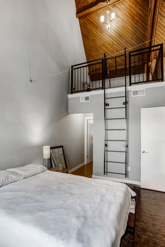 St. Louis Condo: 4301 Olive St