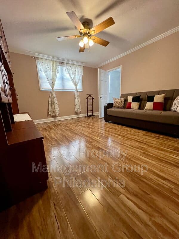 Philadelphia House: 2988 Welsh Rd