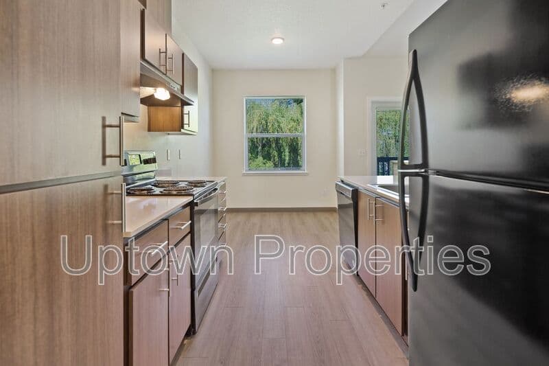 Fairview House: 2655 NE 205th Ave