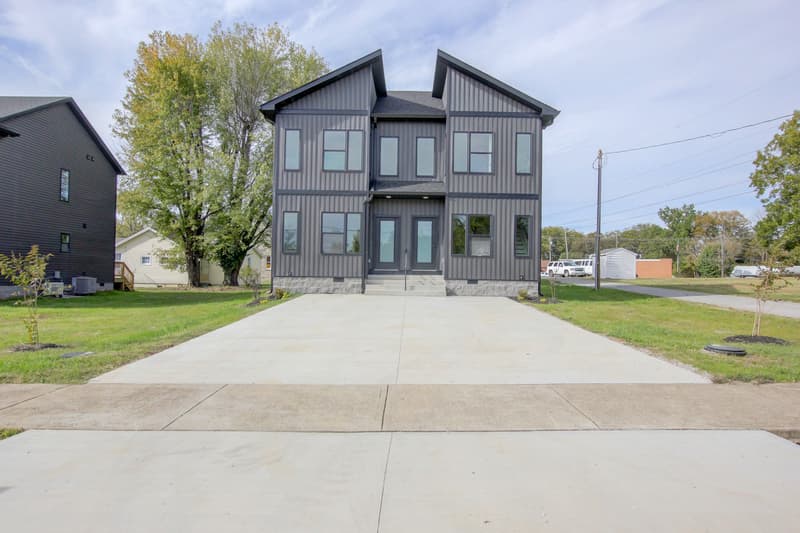 Guthrie House: 230 3rd Street