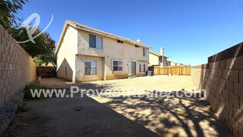 Victorville House: 14601 Pony Trail Rd