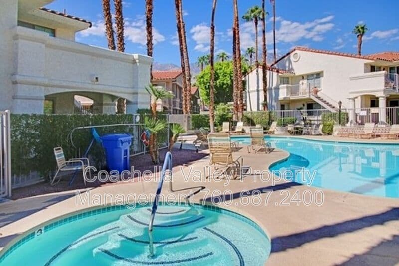 Palm Springs Condo: 500 S. Farrell Drive