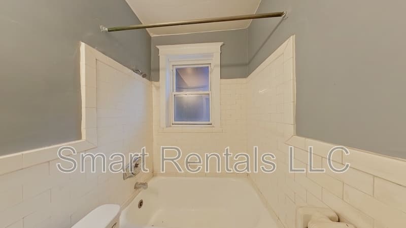 St. Louis Condo: 1004 Tamm Avenue - 1N