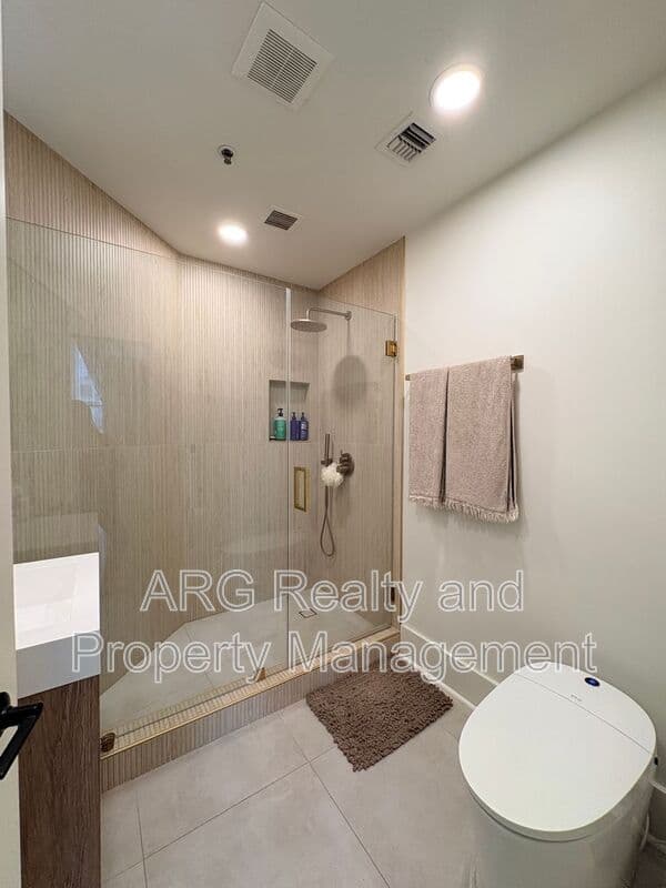 Atlanta House: 57 Forsyth St