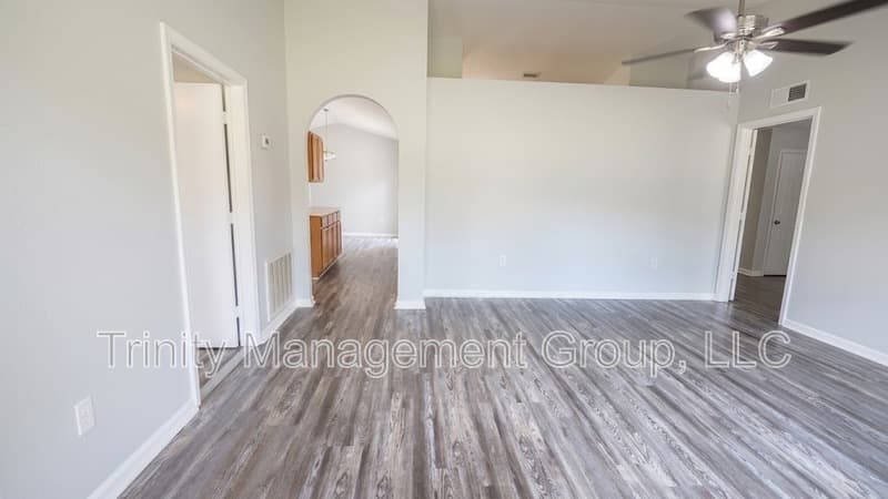Spring Hill House: 6133 Airmont Drive