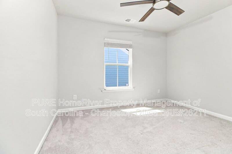 Summerville House: 476 Richfield Way