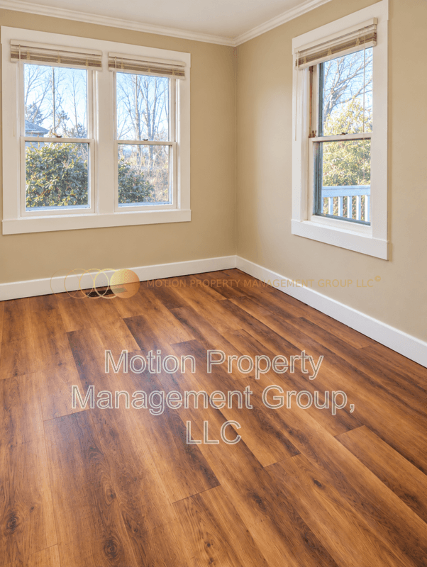 Lenoir House: 808 Harrisburg Dr SW