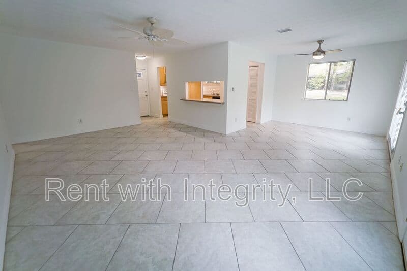 Tallahassee House: 251-A Villas Ct. S