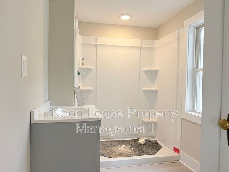 Greenwood House: 13404 Saint Johnstown Rd