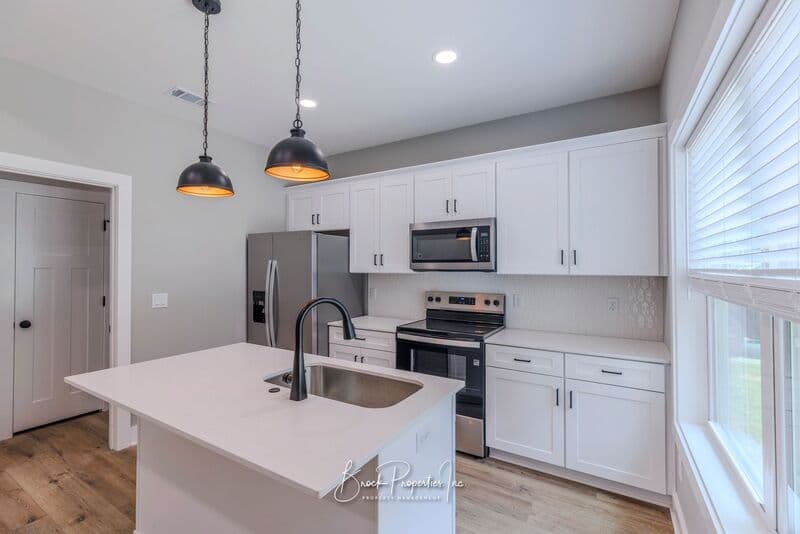 Pensacola House: 8391 Kipling St