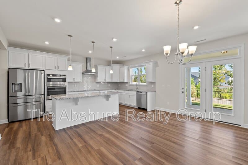 Fuquay-Varina House: 1511 Woodland Knoll Court