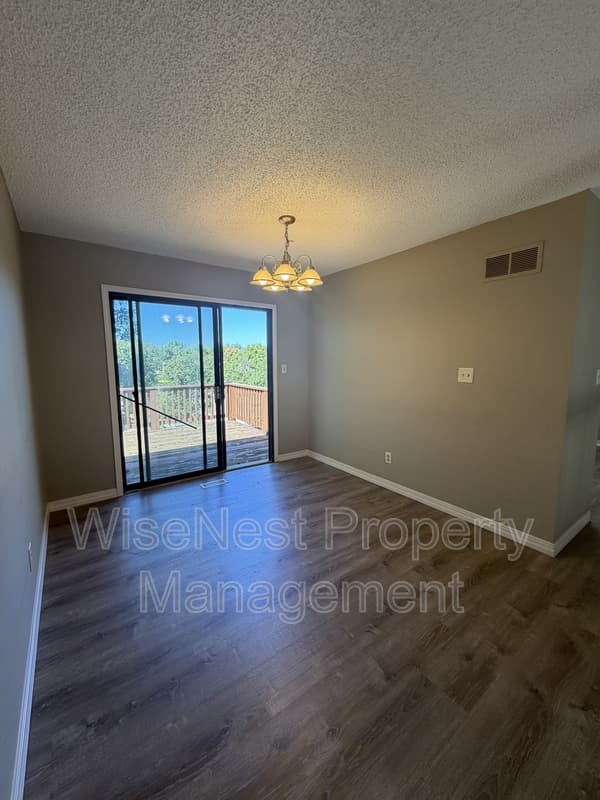 Shawnee House: 11914 West 49th Place