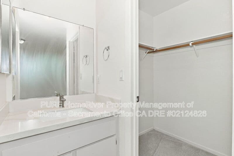 Davis House: 2224 Glacier Dr