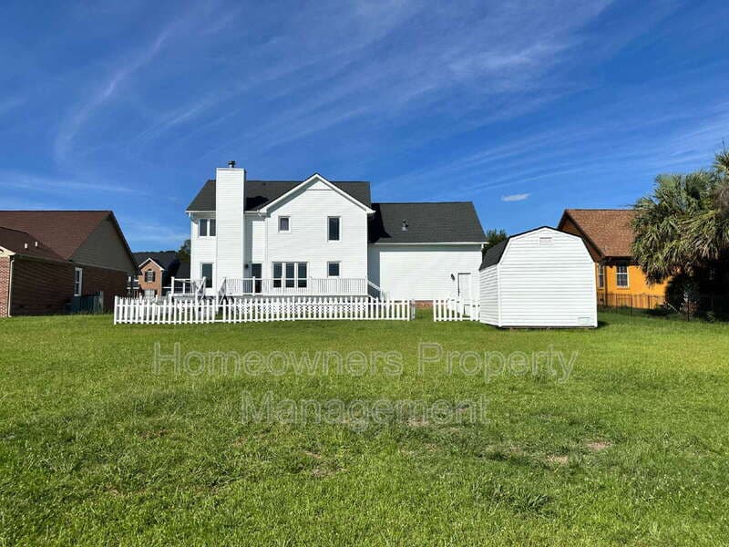 Fayetteville House: 6521 Ryefield Dr