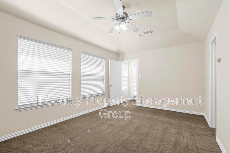 Fort Worth House: 4541 High Cotton Trail
