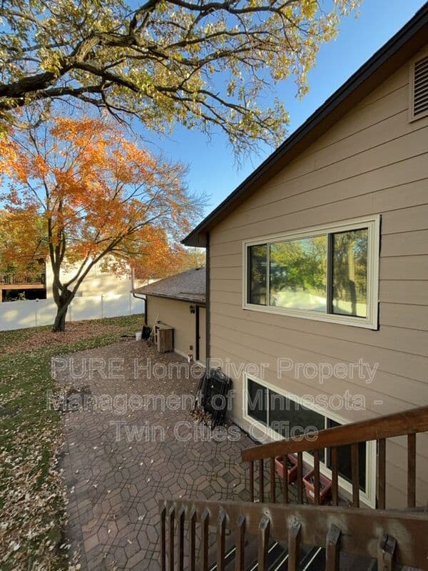Coon Rapids House: 12394 Magnolia Cir Nw