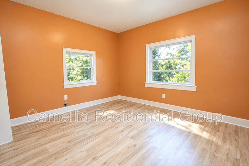 Birmingham House: 1321 2nd Avenue West