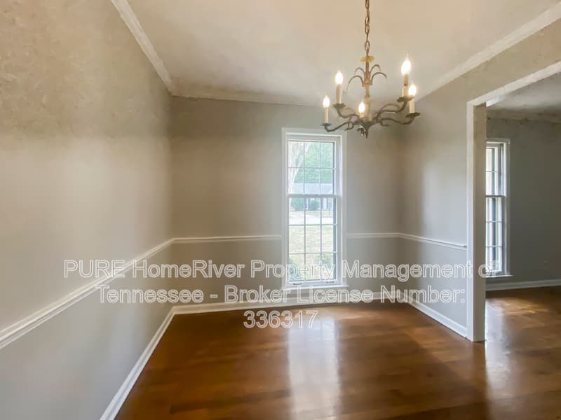 Memphis House: 5654 Chapman Ave