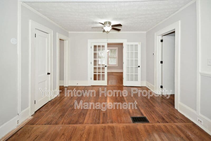 Atlanta House: 619 Cooledge Ave NE