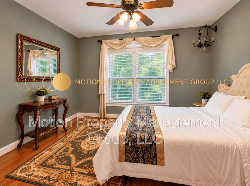 Monticello House: 682 East Mourning Dove Court