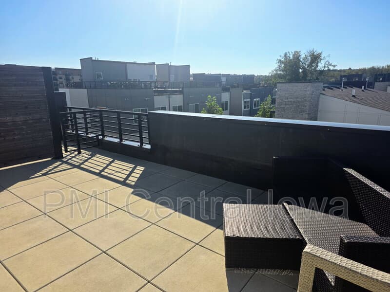Des Moines Townhome: 423 SW 12th St