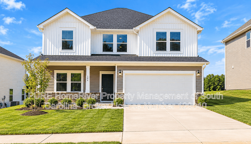 Spartanburg House: 204 Moretz Pl