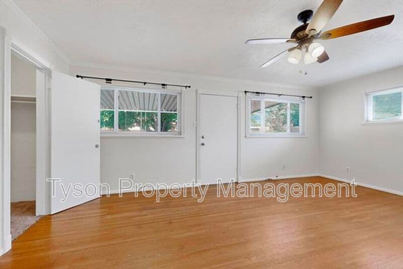Albuquerque House: 1028 Princeton Dr NE
