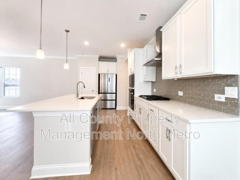 Woodstock House: 797 Stickley Oak Way