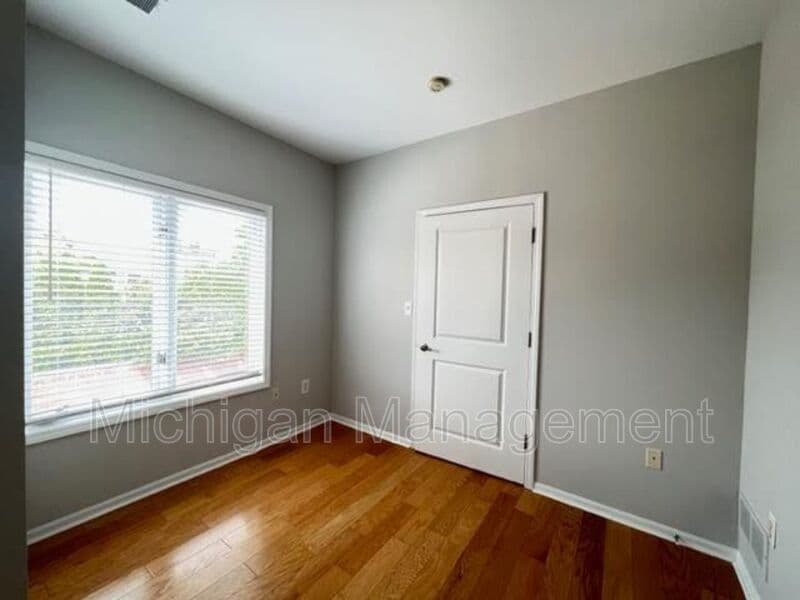 Birmingham Condo: 2727 E Maple Rd
