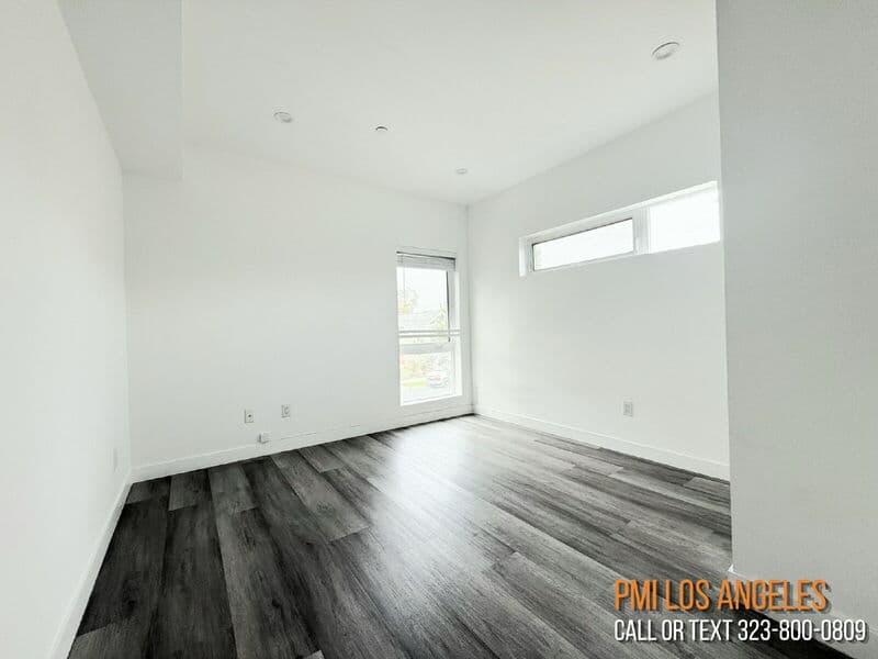 Los Angeles Condo: 1258 Leighton Avenue