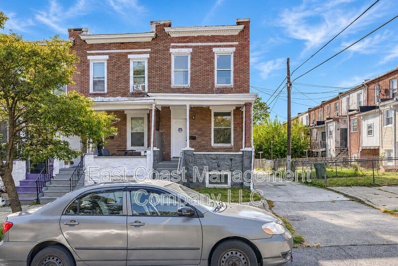 Baltimore House: 1120 N Lakewood Ave