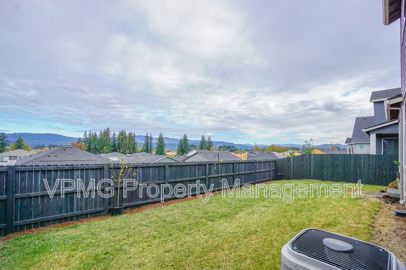 Washougal House: 359 W Koa St