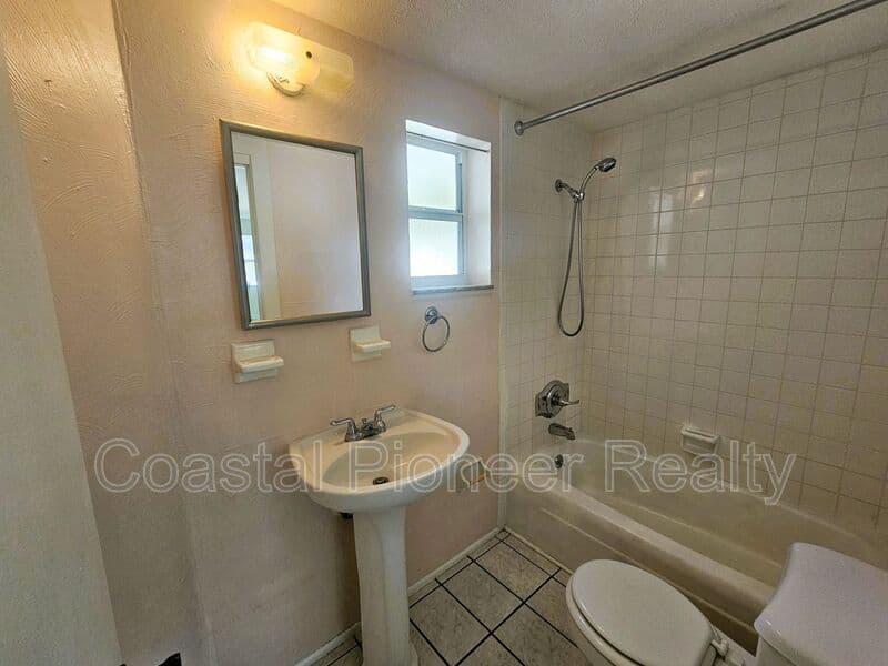 Tampa House: 7301 N 13th St