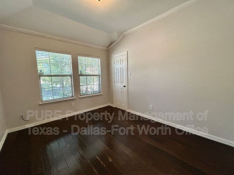 Fort Worth House: 321 Fossil Bridge Drive