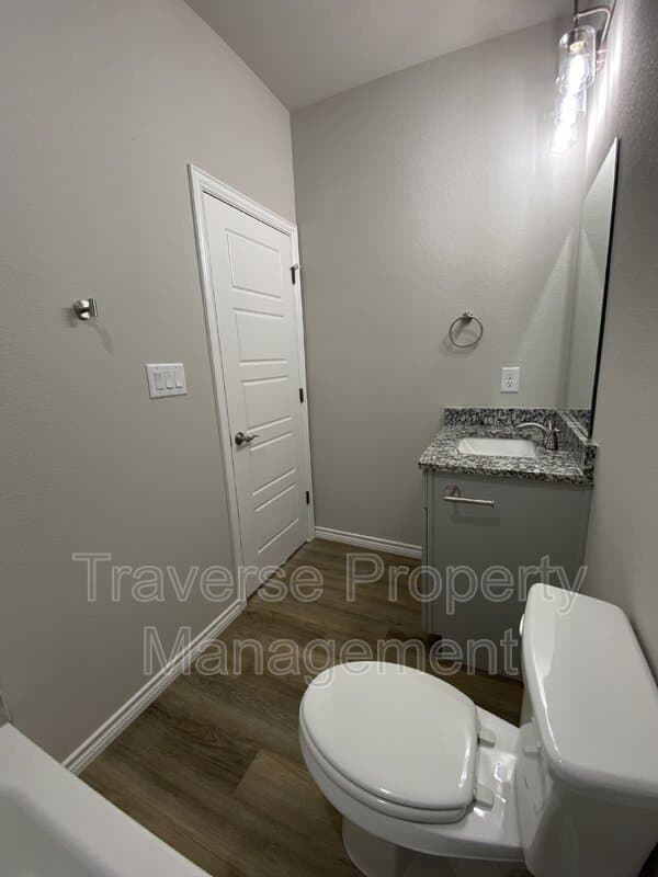 Fort Worth House: 1309 Arizona Ave