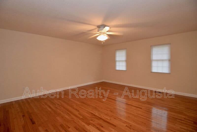 Evans House: 490 Pheasant Run Drive